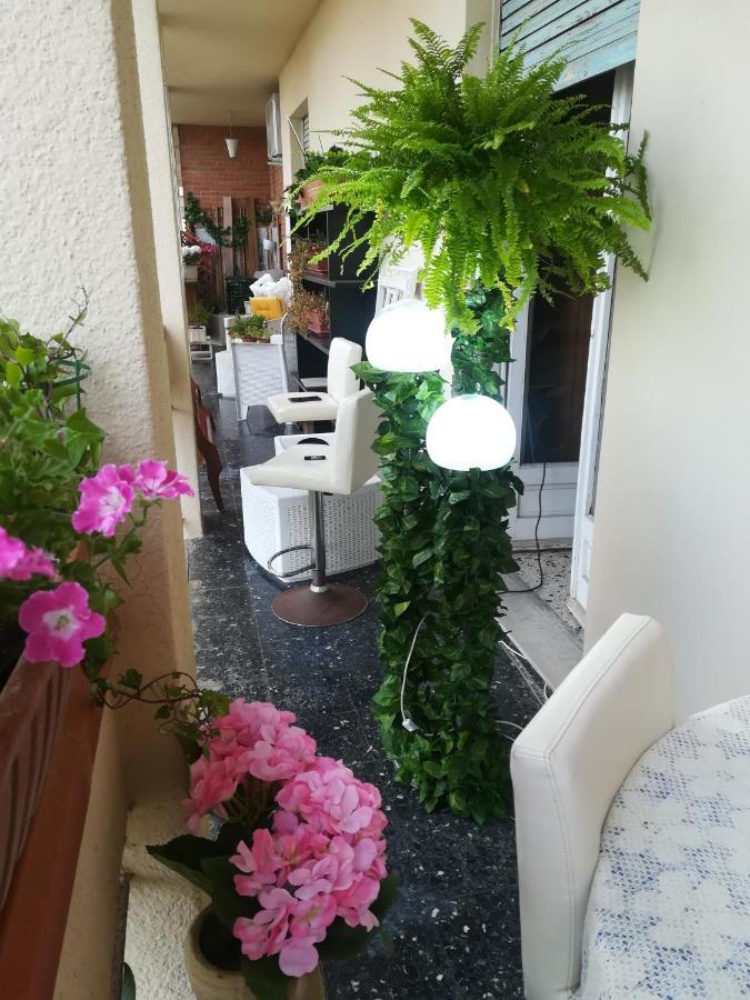 Domus Aurea Bed & Breakfast Oristano Exterior photo